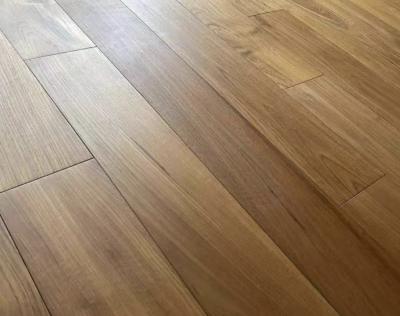 Cina Pavimenti in legno massello in teak da 15 mm-22 mm Larghezza 90 mm 120 mm 140 mm in vendita