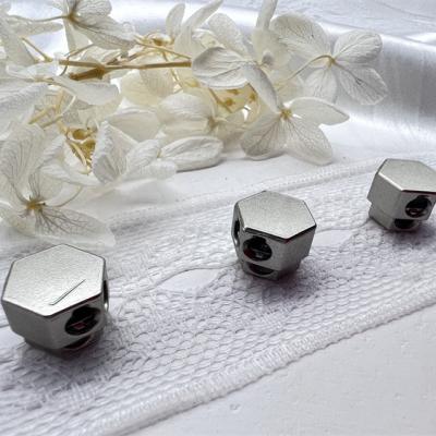 China Wholesale Accessories Metal Button Rope Button Hog Nose Double Hole Button Spring Button Round Single Hole Nickel Free Button for sale