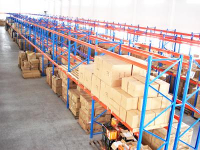 Chine 2000kg deux/trois couches de support sélectif de palette pour des marchandises de carton de stockage à vendre
