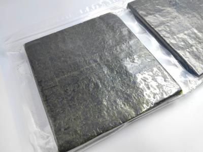 中国 寿司ノリ: 焼いた 濃い緑色 海藻の葉 寿司に触発されたスナックに最適 販売のため