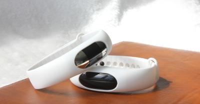 Chine Coeur Rate Blood Pressure Bracelets de traqueur de forme physique de dispositif de traqueur de forme physique de podomètre à vendre