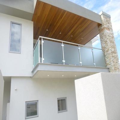 China Contemporary balcony railing design stainless steel glass balustrade for balcony grills laminated glass balustrade for sale
