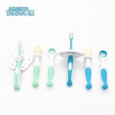 China Collapsible OEM Safe Silicone And PP Material Professional Baby Toothbrush Set for sale