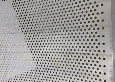 Cina 304 un foro rotondo da 316 micron decorativo hanno perforato lo strato perforato di acciaio inossidabile di 3mm in vendita