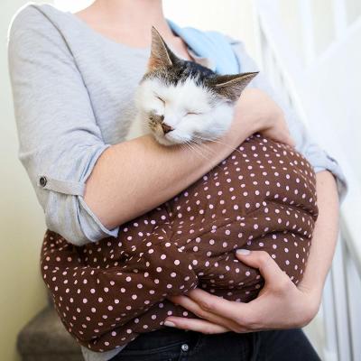 中国 Adjustable Pet Sling Carrier for Cats Dogs Pet Carrier 販売のため