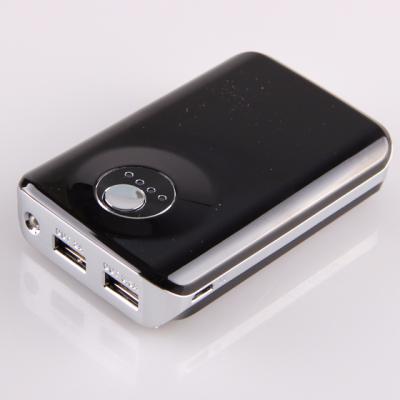 China 2018 Cheapest Led Power Bank 8000mAh Universal Charger Beat USB 2 For Mobile Cell Phone for sale