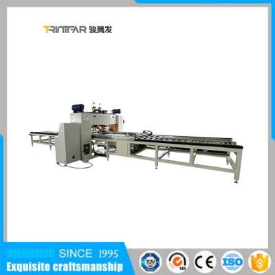 China Beveiliging Roestvrijstalen deurplaat Multi-point automatische mobiele type puntlasmachine Werken met laadrobot Te koop