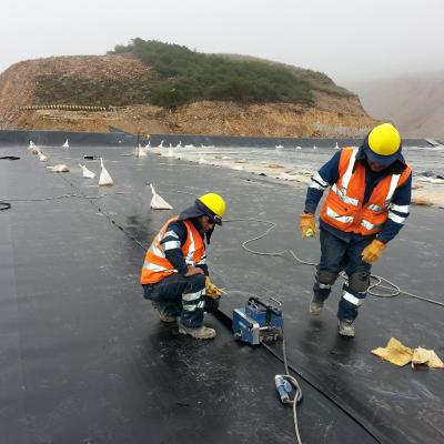 China Anti Seepage Waterproof HDPE Geomembrane Pond Liner For Aquaculture Dam ASTM GM13 for sale