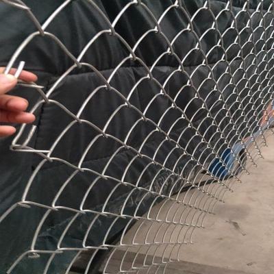 China Easily Assembled Sports Ground Diamond Mesh Fence 4-ft H X 50-ft W 11.5-GAUGE GALVANIZED STEEL CHAIN LINK FENCE for sale