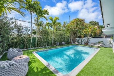 China Comfortable Green With Brown 4 Tones UV Resistant Artificial Turf Landscaping Synthetic Turf for sale
