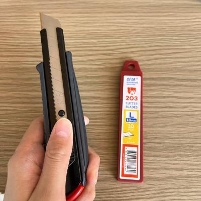 China 0.5mm Thickness Silver 18mm Cutter Blades for and Consistent Industrial Cuts for sale