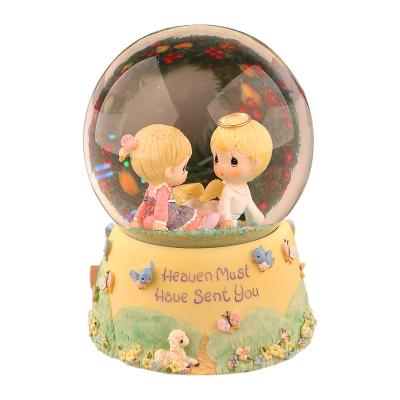 China Europe Souvenirs Wholesale Custom Creative Resin Sky Must Have Sent You Snow Globe Presents Gifts Music Box for sale