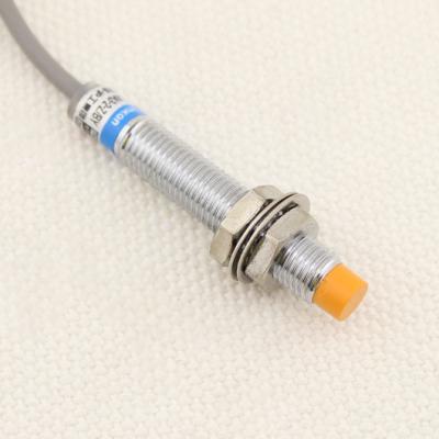 Chine Type NPN de C.C de LJ8A3-2-Z/BX AUCUN capteur 2mm inductif de commutateur de proximité à vendre
