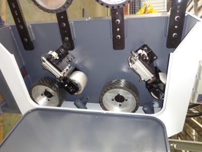 China Dimensão robótico totalmente automático da máquina de polonês 5000*5000*2000 para a base de alumínio da cadeira à venda
