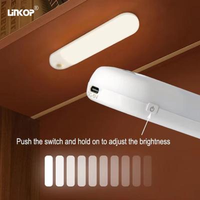 China Luz de sensor de movimiento recargable con temperatura de color ajustable en venta
