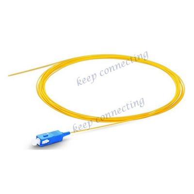 Chine Vitesse personnaliser SC APC/UPC SM Mode unique LSZH PVC 0,9 mm 2,0 mm 3,0 mm Pigtail en fibre optique à vendre