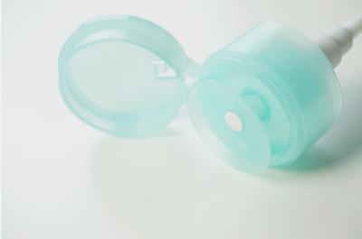 China PP Plastic Cosmetic 33/410 Nail Polish Dispenser Pump With Silicone Stopper for sale