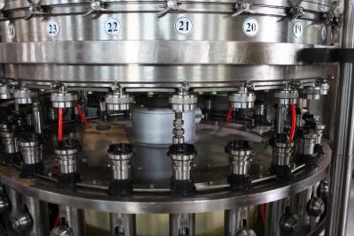 China Alta precisión de la máquina de rellenar de la máquina líquida rotatoria automática llena del dispensador en venta