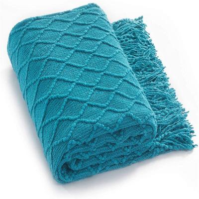 China Manufacturer Hot Sale Decoration Super Soft Breathable Light Weight Comfortable Tassels Knitted Throw Blanket for sale