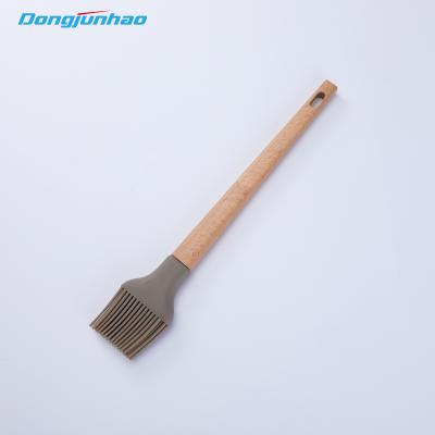 China High Quality Easily Cleaned Low Price BBQ Silicone Frying Oil Brush in Wooden Handle for sale