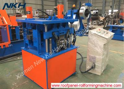 Chine Courber rectangulaire de dent de machine de fabricant de coude de forme/sertissant par replis pour le panneau de tuyau de descente à vendre