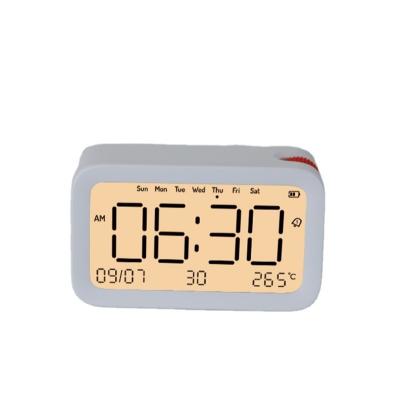 China Custom High Quality Children'S Cute Desk Clock Orange Dot Clock For Modern Bedrooms for sale