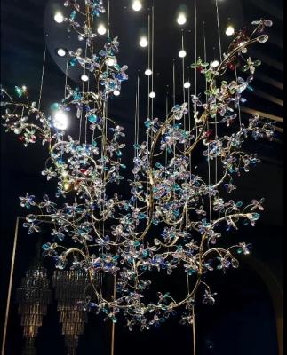 Chine Chandeliers personnalisés Chandelier de cristal coloré Art et lumière et expression d'ombre à vendre