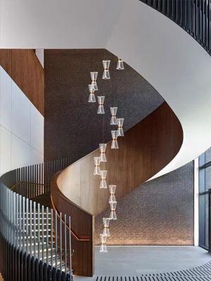 Cina Moderno candelabro a scalinata duplex per l' illuminazione personalizzata dell' appartamento e della hall dell' hotel in vendita