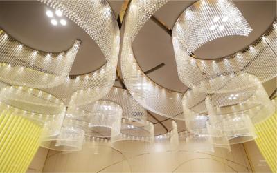 Chine Chandelier de cristal K9 personnalisé pour les hôtels Salles de banquet Grand rond en forme ovale Monture à chasse avec service d'installation de projet à vendre