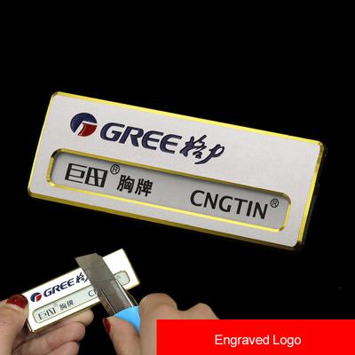 China Etiquetas de nome gravadas personalizadas Magnético com logotipo de preenchimento de cores Reutilizáveis Metal Badges de nome à venda