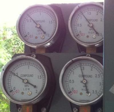 China Hitachi screw compressor spare part pressure gauge for sale