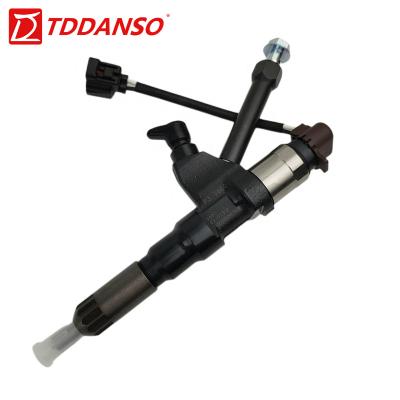 China diesel engine parts diesel system OEM fuel injection common rail injector 23670-E0600 295050-1650 for HINO P11C for sale