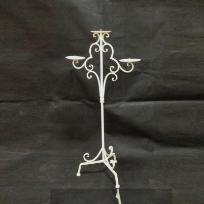 China European Home Wedding Party Decoration Iron Stand White Metal Candle Holder for sale