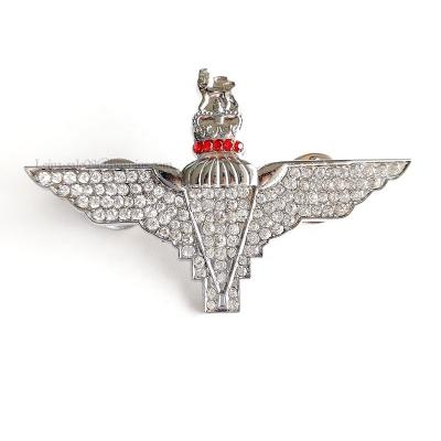 China 3D Pilot Custom Crystal Brooch Metal Wings Lapel Global Pin for sale