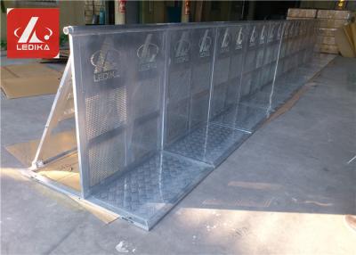 Chine Barrière pliable de foule d'alliage d'aluminium de Remotable pour le concert extérieur à vendre