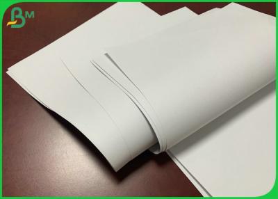 중국 목록에 있는 백색 매끄러운 50gsm Woodfree 종이 Uncoated 오프셋 종이 787mm 판매용