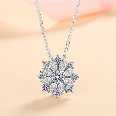 China Original Romantic 925 Silver Diamond Test Past Brilliant Cut 0.5 Carat D Color Moissanite Necklace Astral Gemstone Star Dangle Chains for sale