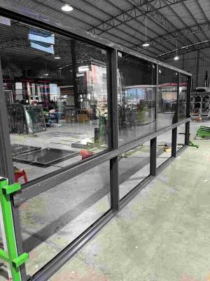 China Moderne aluminium glazen schuifvenster geluiddicht Wit / Zwart / Grijs / Hout Graan Frame Te koop