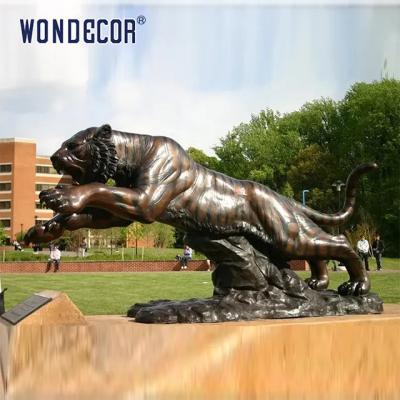 China Life Size Hand Made Bronze Tiger Sculpture School Decoration for sale