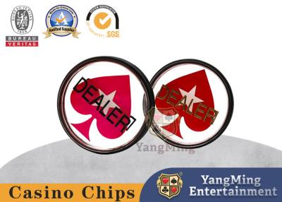 China Doppeltes versah kundenspezifischer Texas Hold sie kundenspezifischer Schürhaken-Händler-Knopf mit Seiten zu verkaufen