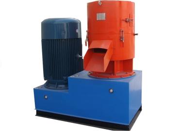 China a pelota 37KW de madeira a rendimento elevado faz à máquina o granulador de madeira profissional à venda