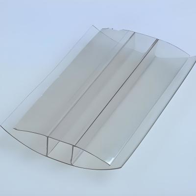 China 4 mm tot 16 mm helder veelzijdig polycarbonaat PC Plastic Profielen H Connector Aanpassing Te koop