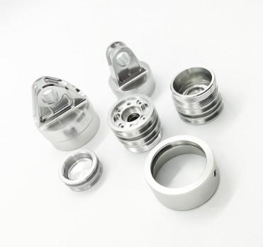 China Aluminium-Schweißmaschinenteile Kaltschmiedezubehör Kundenspezifische Bearbeitungsteile zu verkaufen