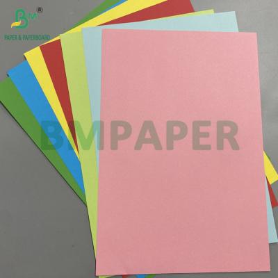 China 70gm 80gm Papel de colores A4 Tamaño legal 8.5*11 pulgadas 100 hojas 10 colores en venta