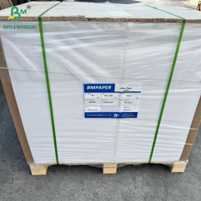 Cina 80 grammi Carta d'arte bianca lucida rivestita da un lato per l'etichetta adesiva 65 x 95 cm in vendita