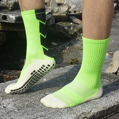 China Aanpassing voetbal Anti-slip Tidal Current Man Medium Tube sokken met 70% Nylon materiaal Te koop