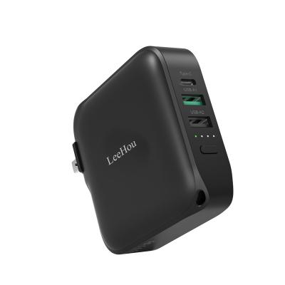 China AC Plug Input LeeHou 10000mAh Portable Charger USB C Power Bank With Built-in AC Wall Plug PD 20W High Speed Portable Magnetic Charger for sale