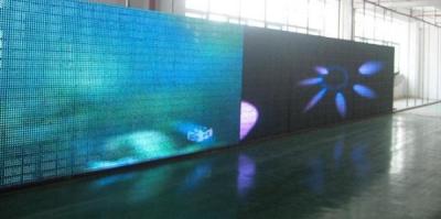 Chine Affichage à LED fixe d'intérieur de P5mm RVB Pour la haute définition 600Hz de pièce de TV à vendre