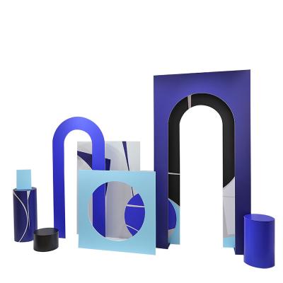 China China SCIENTIFIC LABOR ORGANIZATION Display Design Blue Geometric Arch Decoration Clothing Store Display Rack Window Display Props for sale