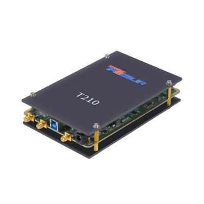 Chine Ettus USRP B210 Compatible, ArtixTM 7 100T FPGA, AD9361 RF 70 MHz-6 GHz, 56 MHz BW Chacun, 2 canaux USRP Dispositif radio défini par logiciel à vendre